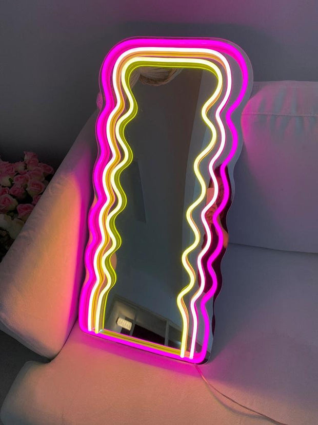 Golvende neonspiegel, aangepast spiegel neon LED-bord